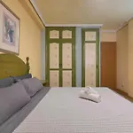 Paradise Court 1 Bedroom With Pool, Apartment *