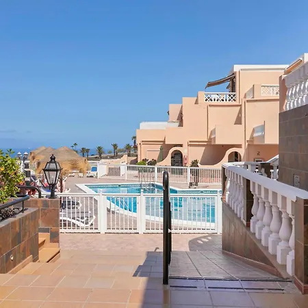 Apartment Paradise Court 1 Bedroom With Pool, Costa Adeje (Tenerife)