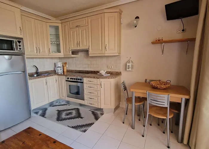 Paradise Court 1 Bedroom With Pool, Appartement Costa Adeje (Tenerife)