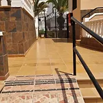 Апартаменти Paradise Court 1 Bedroom With Pool, *