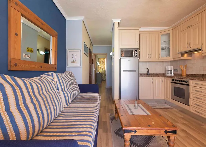 Apartment Paradise Court 1 Bedroom With Pool, Costa Adeje (Tenerife)